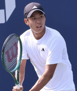 Raquette de Learner Tien à l'US Open 2024